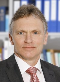 Prof. Dr. Volker Clausen Prof. Dr. Volker Clausen