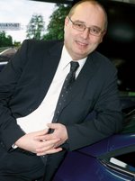 Dekan Prof. Dr.-Ing. Dieter Schramm